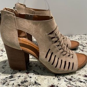 FRANCO SARTO ‘Janice’ Leather Suede Cut out Brown/Tan Sandals